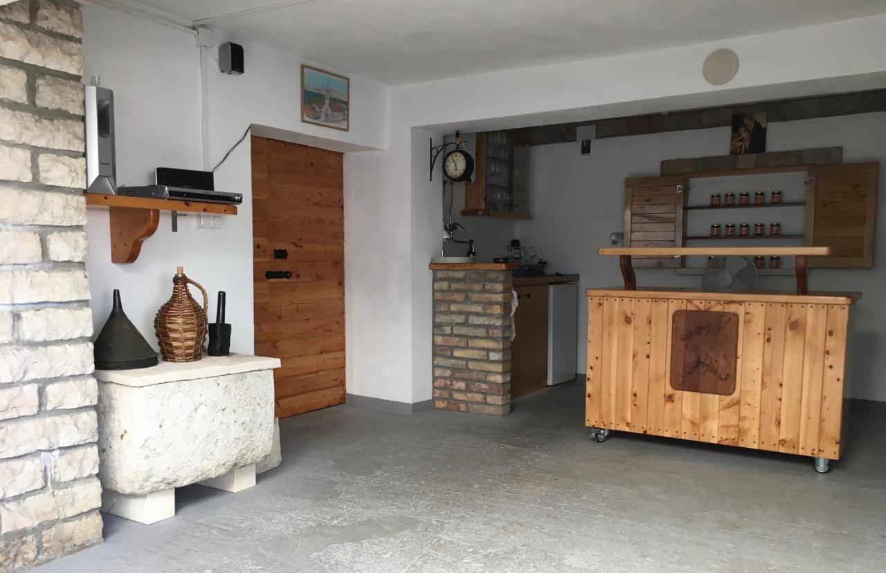 Guesthouse Cipre Lumbarda Exterior photo