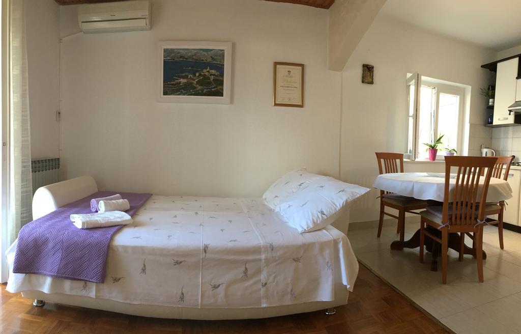 Guesthouse Cipre Lumbarda Exterior photo
