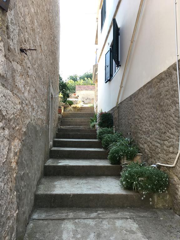 Guesthouse Cipre Lumbarda Exterior photo