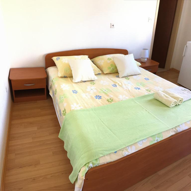 Guesthouse Cipre Lumbarda Exterior photo
